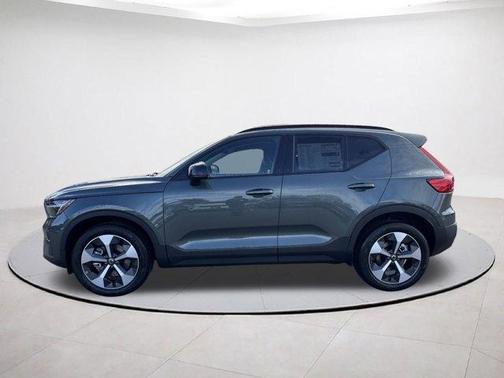 2026 Volvo XC40 B5 Core