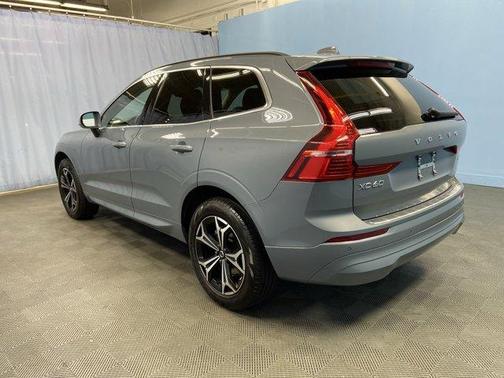 2022 Volvo XC60 B5 Momentum