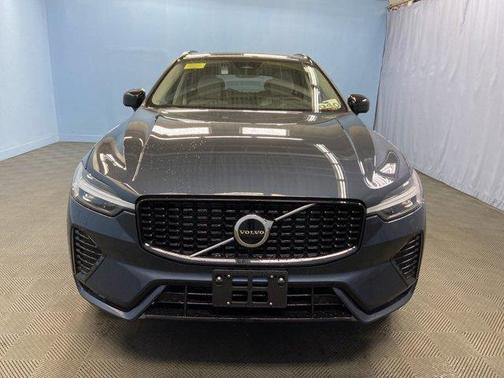 2025 Volvo XC60 B5 Core