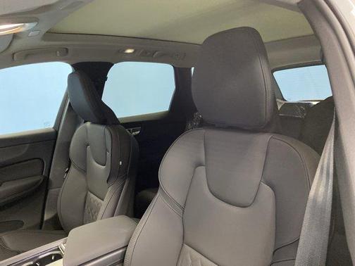 2026 Volvo XC60 B5 Core