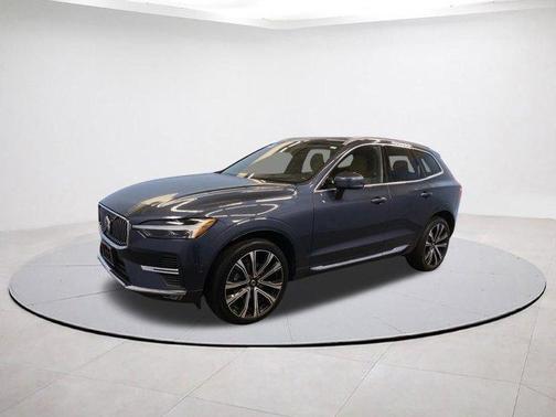 2023 Volvo XC60 B5 Ultimate Bright Theme