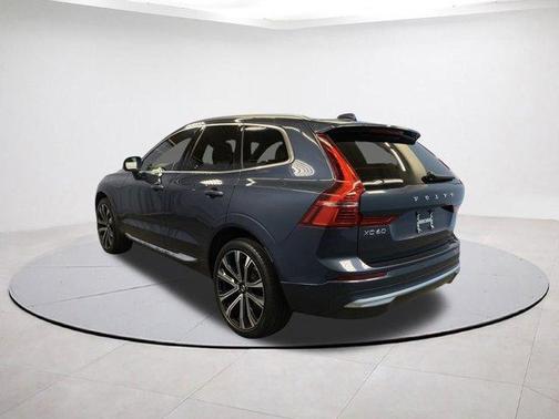 2023 Volvo XC60 B5 Ultimate Bright Theme