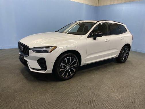 2025 Volvo XC60 B5 Plus