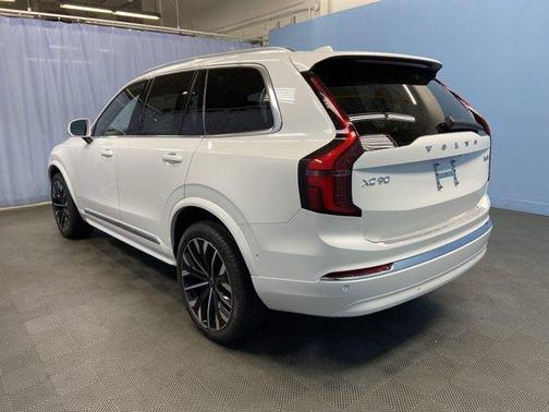 2025 Volvo XC90 B6 Plus 7-Seater