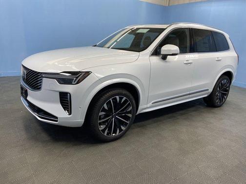 2025 Volvo XC90 B6 Plus 7-Seater