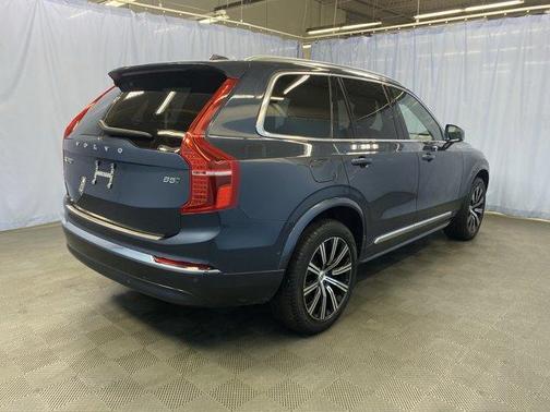 2024 Volvo XC90 B5 Plus Bright Theme