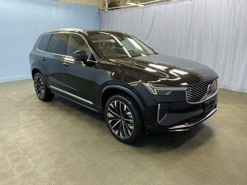 2025 Volvo XC90 B6 Plus 7-Seater