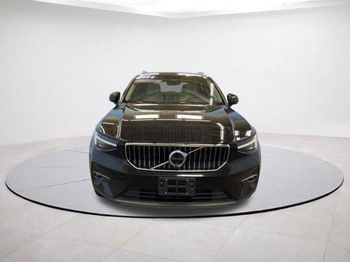2024 Volvo XC40 B5 Plus Bright Theme