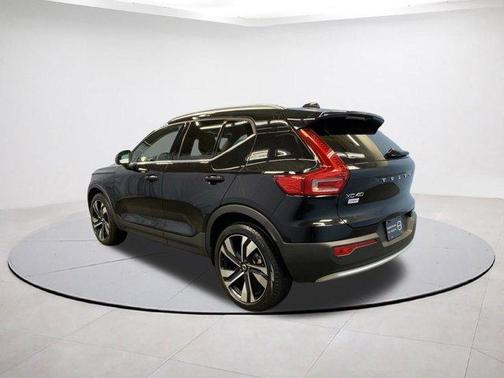 2024 Volvo XC40 B5 Plus Bright Theme