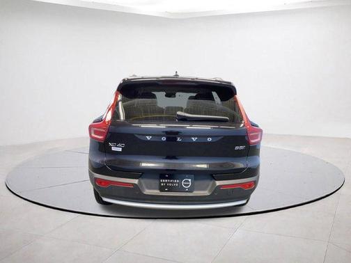 2024 Volvo XC40 B5 Plus Bright Theme