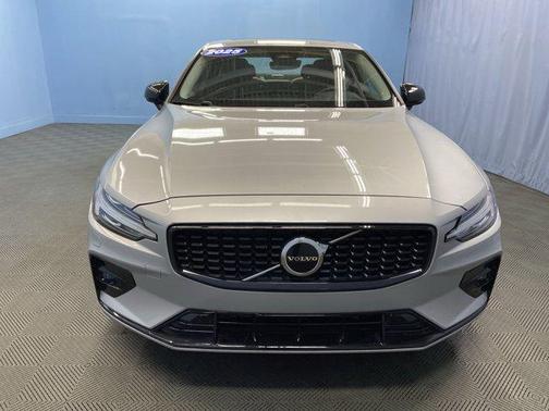 2025 Volvo S60 B5 Core