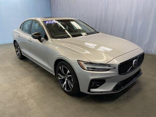 2025 Volvo S60 B5 Core