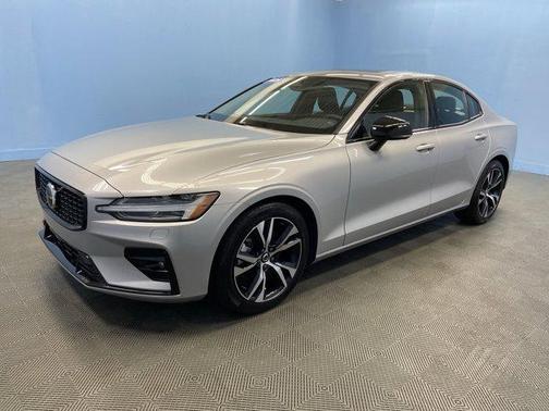 2025 Volvo S60 B5 Core