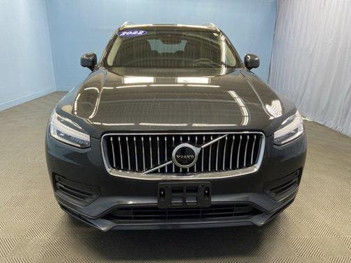 2022 Volvo XC90 T6 Momentum 7 Passenger