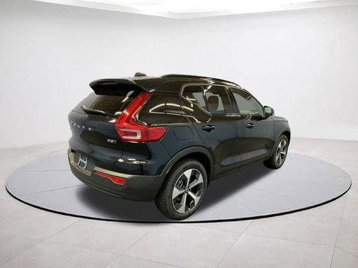 Onyx Black 2026 Volvo XC40 B5 Plus