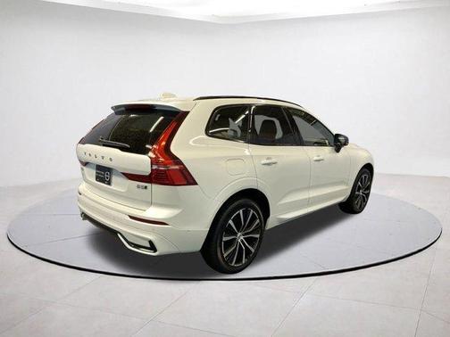 2025 Volvo XC60 B5 Plus