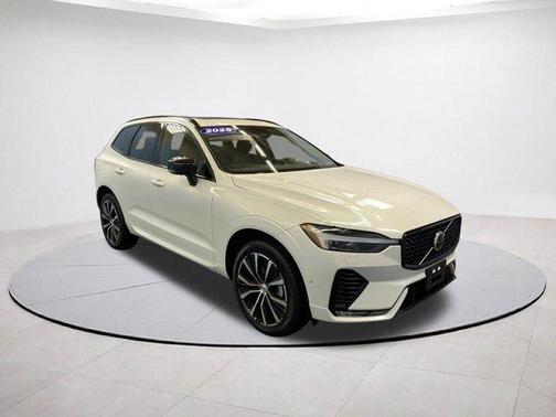 2025 Volvo XC60 B5 Plus