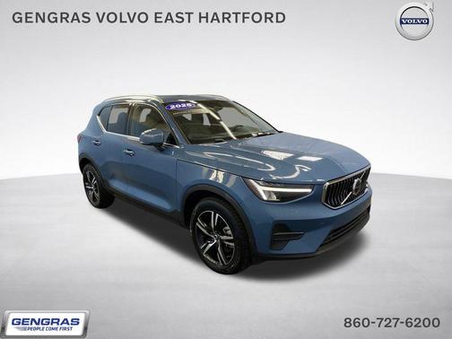 Fjord Blue Metallic 2025 Volvo XC40 B5 Core Bright Theme