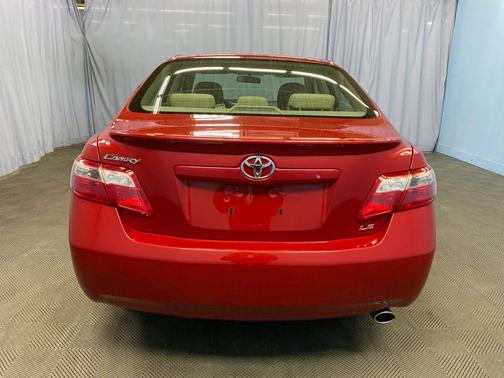 Red 2009 Toyota Camry SE