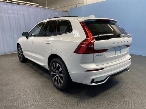 2025 Volvo XC60 B5 Core