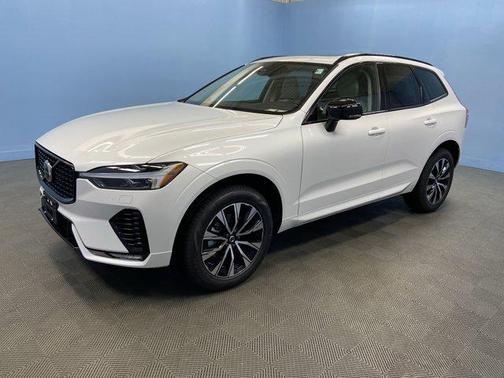 2025 Volvo XC60 B5 Core