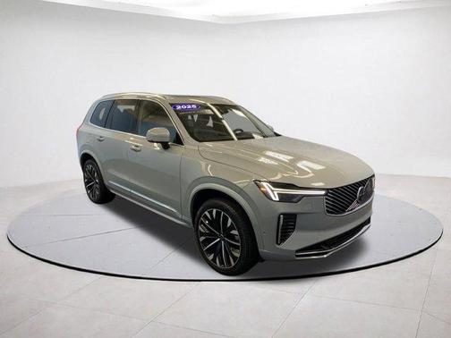 2025 Volvo XC90 PLUS