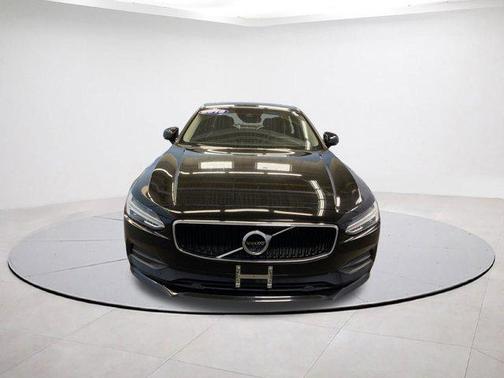 2018 Volvo S90 T5 Momentum