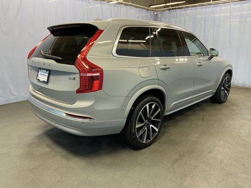 2024 Volvo XC90 B6 Plus Bright Theme 7-Seater