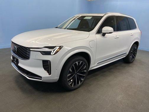 2025 Volvo XC90 Plug-In Hybrid T8 Plus 7-Seater
