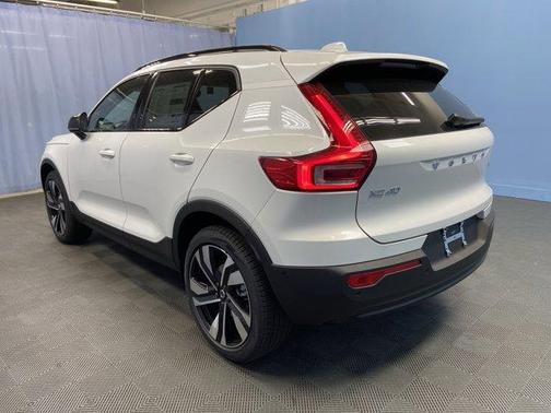 2026 Volvo XC40 ULTRA