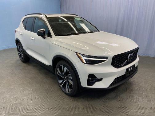 2026 Volvo XC40 ULTRA