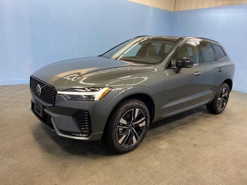 Forest Green 2026 Volvo XC60 B5 Core