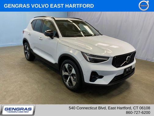 Cloud 9 White 2026 Volvo XC40 B5 Plus