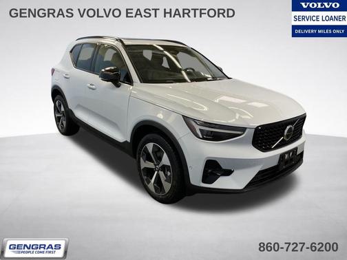 Cloud 9 White 2026 Volvo XC40 B5 Plus