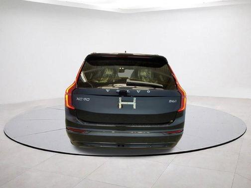 2026 Volvo XC90 B6 Ultra Dark Theme 7-Seater