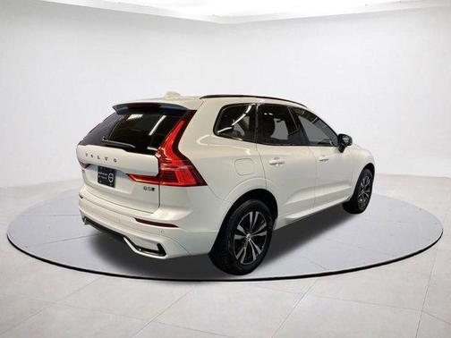 2025 Volvo XC60 B5 Core