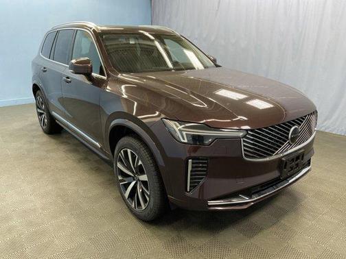 2025 Volvo XC90 B5 Core