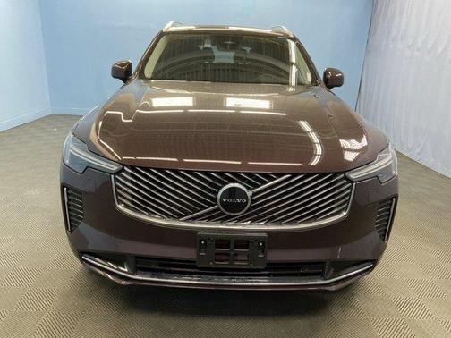 2025 Volvo XC90 B5 Core