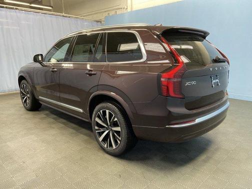2025 Volvo XC90 B5 Core