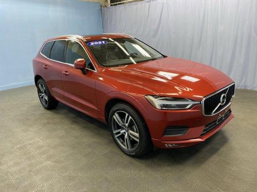 2021 Volvo XC60 T5 Momentum