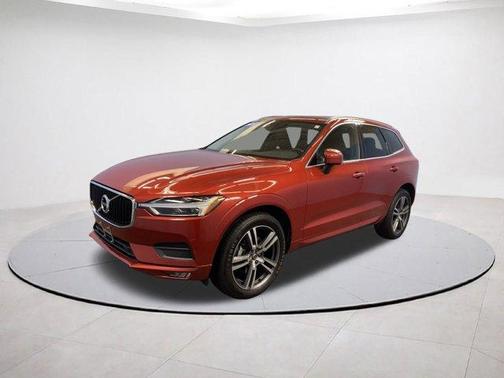 2021 Volvo XC60 T5 Momentum