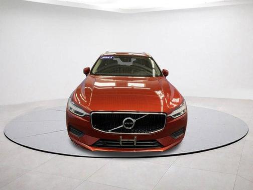 2021 Volvo XC60 T5 Momentum
