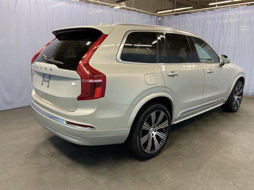 2022 Volvo XC90 Recharge Plug-In Hybrid T8 Inscription Extended Range 7P