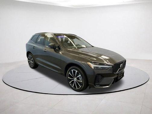 2025 Volvo XC60 B5 Plus