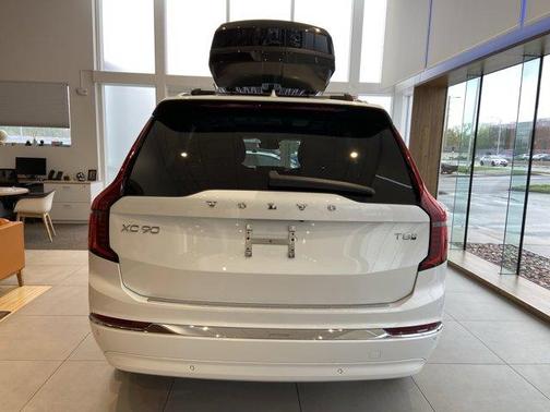 2025 Volvo XC90 Plug-In Hybrid T8 Ultra 7-Seater