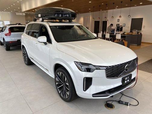 2025 Volvo XC90 Plug-In Hybrid T8 Ultra 7-Seater