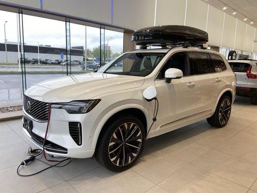 2025 Volvo XC90 Plug-In Hybrid T8 Ultra 7-Seater