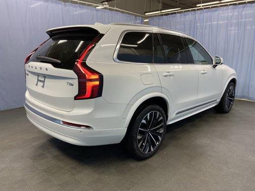 2025 Volvo XC90 Plug-In Hybrid T8 Ultra 7-Seater