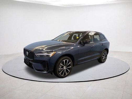 2025 Volvo XC60 B5 Plus