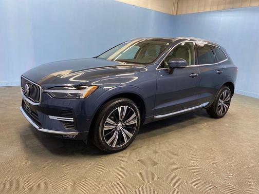 Denim Blue Metallic 2023 Volvo XC60 B5 Plus Bright Theme